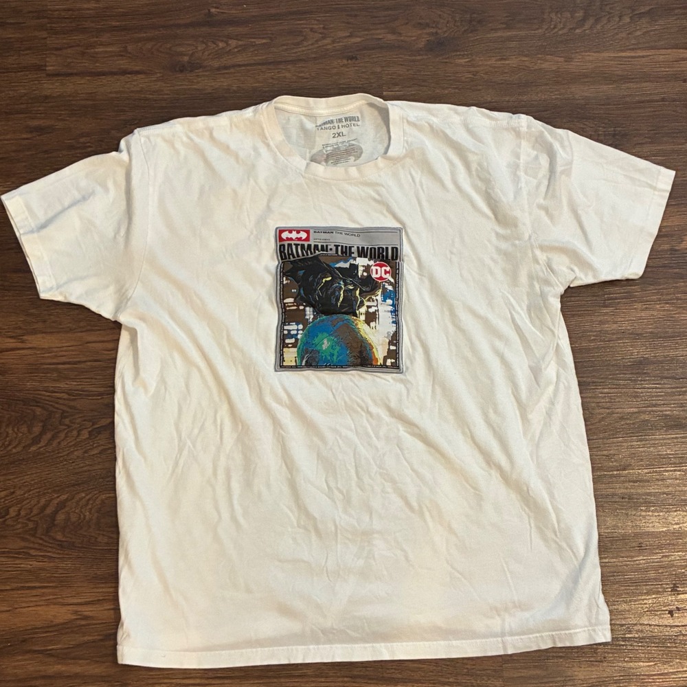 Batman The World x Tango Hotel DC Comics Graphic T-Shirt White Size 2XL